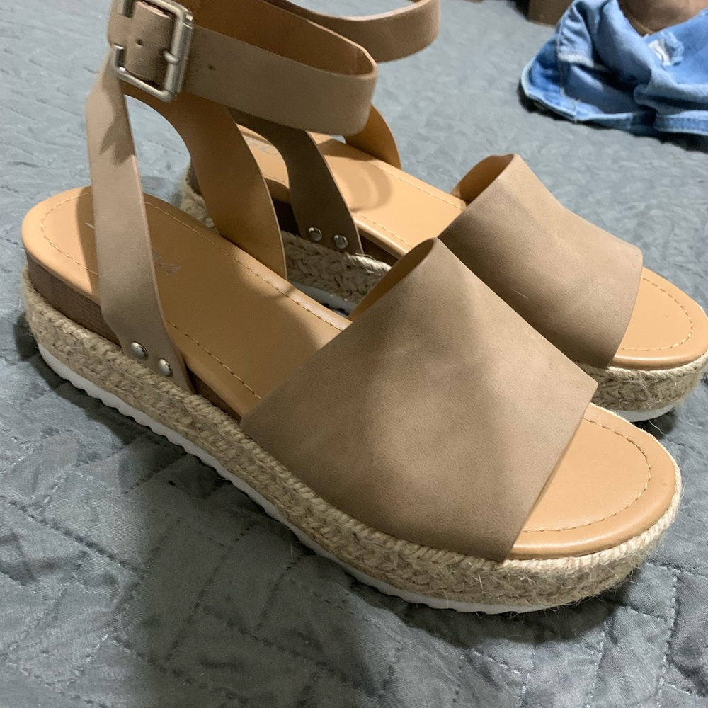 Women’s Soda Suede Khaki Wedges